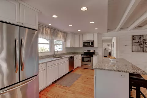 114 Persimmon Ln, Hampstead, NC 28443 photo 5
