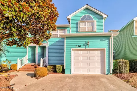 650 Sloop Pointe Ln, Kure Beach, NC 28449 photo 1