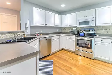 650 Sloop Pointe Ln, Kure Beach, NC 28449 photo 10