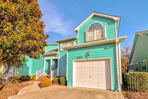 650 Sloop Pointe Ln, Kure Beach, NC 28449 photo 3