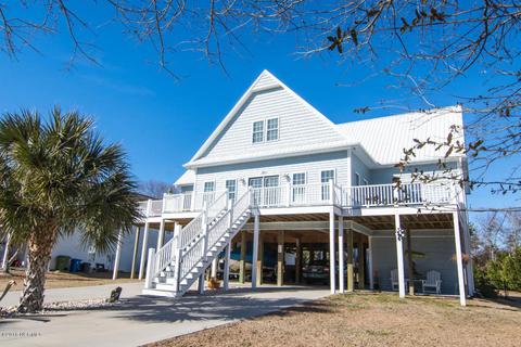141 Sunset Dr, Swansboro, NC 28584 photo 3