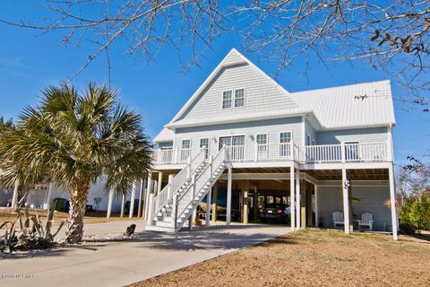 141 Sunset Dr, Swansboro, NC 28584 photo 1