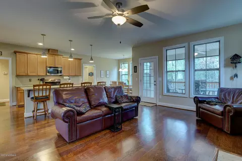 38 Thornton Dr, Hampstead, NC 28443 photo 9