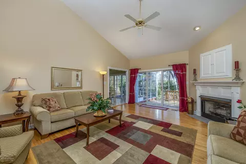 132 Geneva Rd, New Bern, NC 28562 photo 2