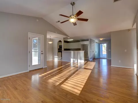 110 Bay Tree Cir, Hampstead, NC 28443 photo 4