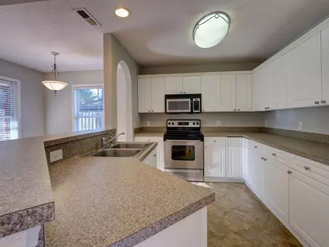 110 Bay Tree Cir, Hampstead, NC 28443 photo 9