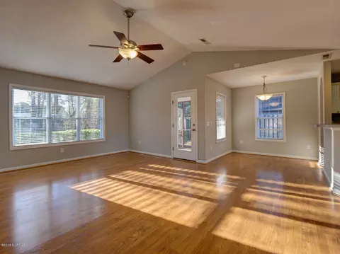 110 Bay Tree Cir, Hampstead, NC 28443 photo 3