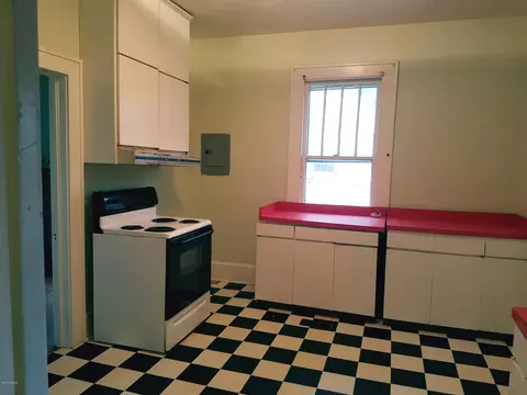 443 W 3rd St, Ayden, NC 28513 photo 9