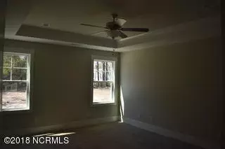 322 Aster Pl, Hampstead, NC 28443 photo 5