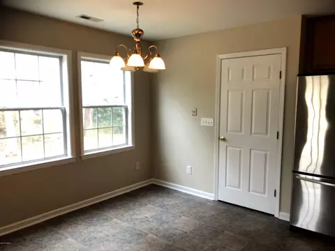 107 Trinity Dr, New Bern, NC 28560 photo 3