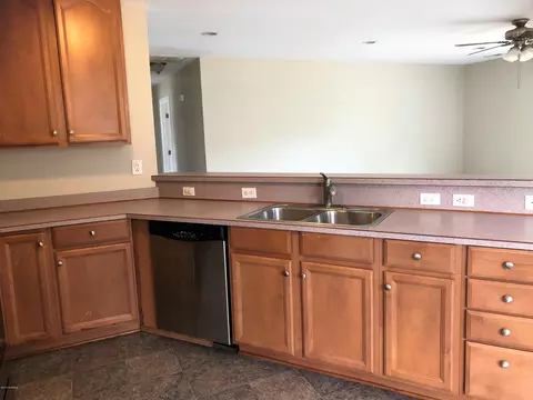 107 Trinity Dr, New Bern, NC 28560 photo 5