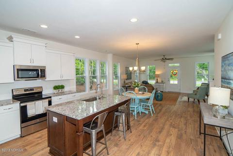 807 Dan Owen Dr, Hampstead, NC 28443 photo 11