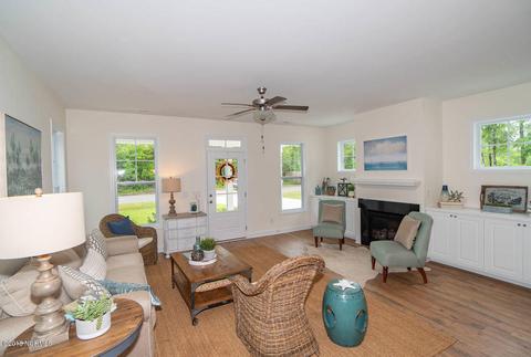 807 Dan Owen Dr, Hampstead, NC 28443 photo 4