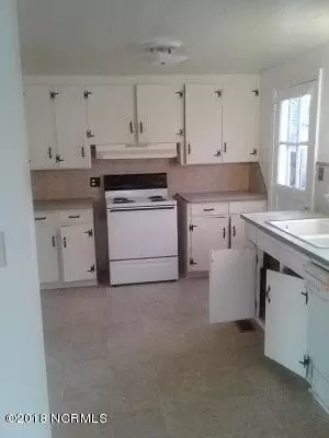 209 E 8th St, Washington, NC 27889 photo 2