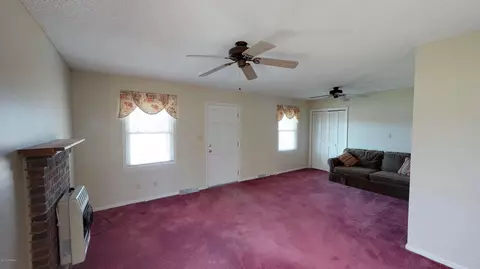 305 Pine Ln, Washington, NC 27889 photo 9