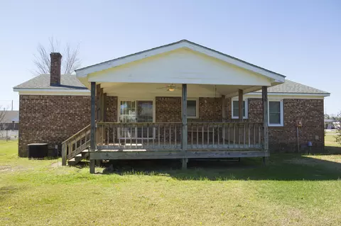305 Pine Ln, Washington, NC 27889 photo 4