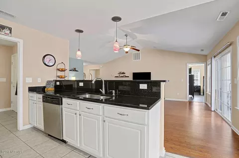 323 Kemper Rd, Hampstead, NC 28443 photo 11