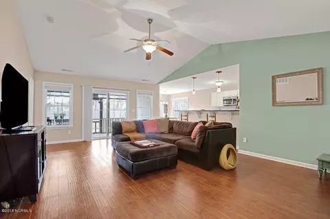 323 Kemper Rd, Hampstead, NC 28443 photo 5