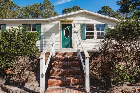 497 Groves Point Dr, Hampstead, NC 28443 photo 1