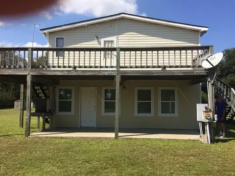 240 Bermuda Dr, Hampstead, NC 28443 photo 2