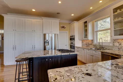 109 E High Bluff Dr, Hampstead, NC 28443 photo 12