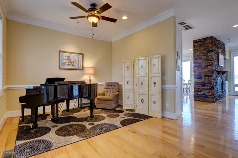 109 E High Bluff Dr, Hampstead, NC 28443 photo 6