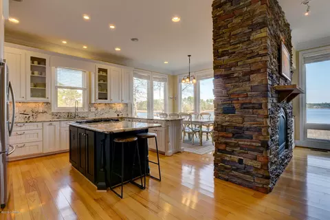 109 E High Bluff Dr, Hampstead, NC 28443 photo 9
