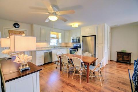 216 Robin Ave, Atlantic Beach, NC 28512 photo 4