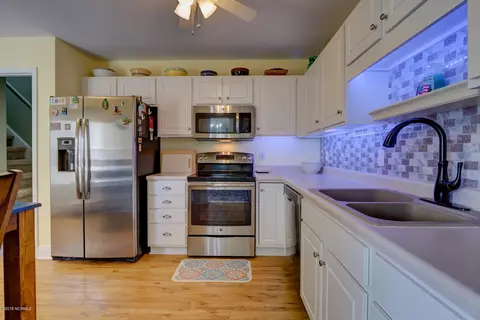112 Shandy Way, Hampstead, NC 28443 photo 9