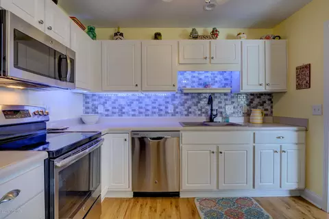 112 Shandy Way, Hampstead, NC 28443 photo 12