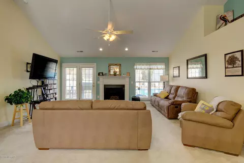 112 Shandy Way, Hampstead, NC 28443 photo 4