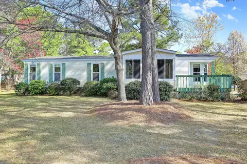 401 Quartermaster Ct, Hampstead, NC 28443 photo 1
