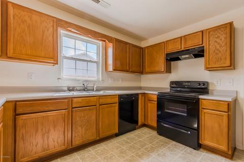 105 Appleton Ln, Richlands, NC 28574 photo 8