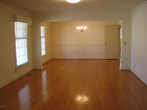 1002 Pinecrest St, Williamston, NC 27892 photo 9