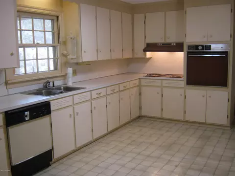 1002 Pinecrest St, Williamston, NC 27892 photo 4