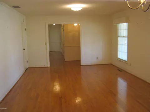 1002 Pinecrest St, Williamston, NC 27892 photo 8