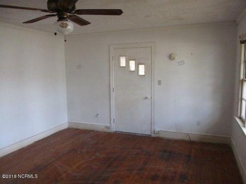302 N Second St, Macclesfield, NC 27852 photo 2