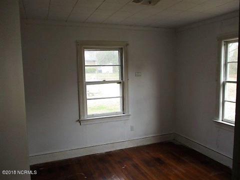 302 N Second St, Macclesfield, NC 27852 photo 4