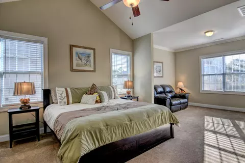 425 Landsdowne Cir, Hampstead, NC 28443 photo 8