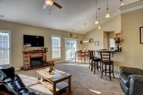 425 Landsdowne Cir, Hampstead, NC 28443 photo 3