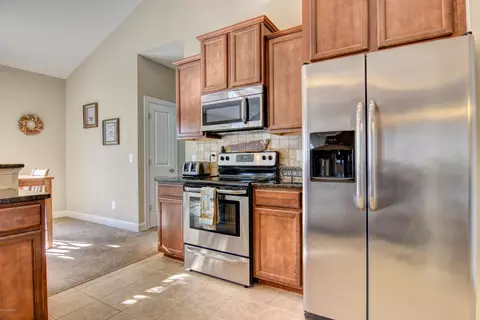 425 Landsdowne Cir, Hampstead, NC 28443 photo 7