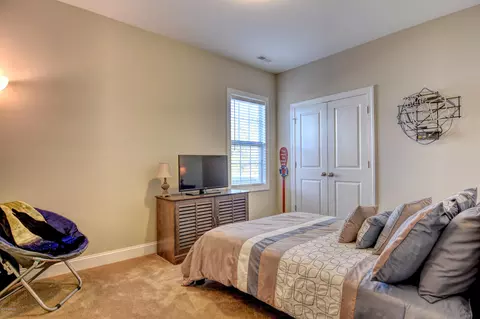 425 Landsdowne Cir, Hampstead, NC 28443 photo 12