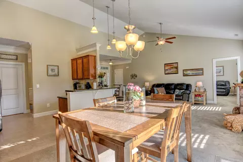 425 Landsdowne Cir, Hampstead, NC 28443 photo 6