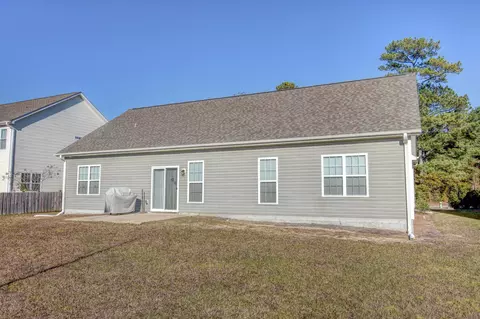 425 Landsdowne Cir, Hampstead, NC 28443 photo 13