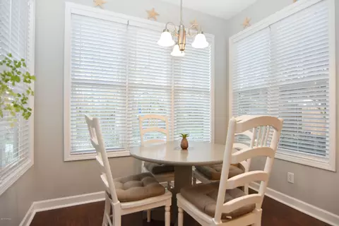402 Azalea Dr, Hampstead, NC 28443 photo 7