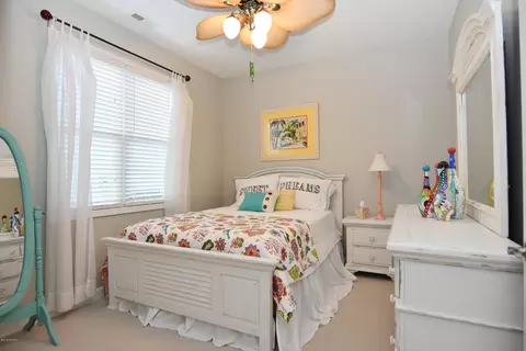 402 Azalea Dr, Hampstead, NC 28443 photo 12