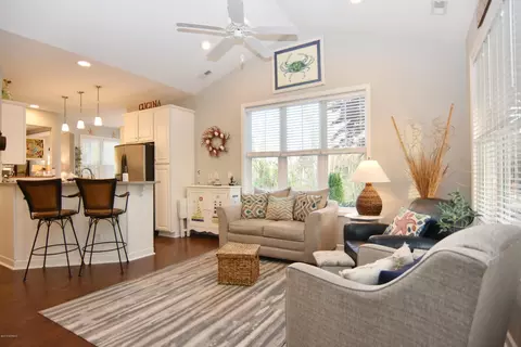 402 Azalea Dr, Hampstead, NC 28443 photo 3