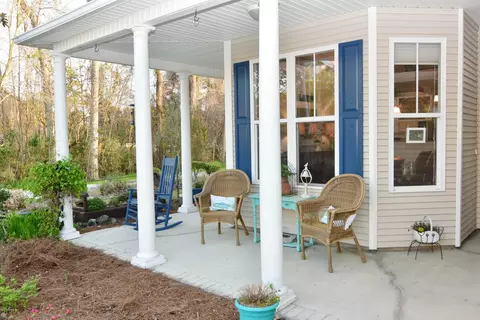 402 Azalea Dr, Hampstead, NC 28443 photo 2