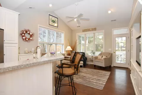 402 Azalea Dr, Hampstead, NC 28443 photo 8