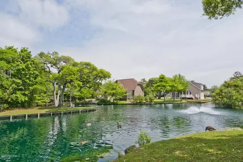 100 Barracuda Ct, Emerald Isle, NC 28594 photo 4